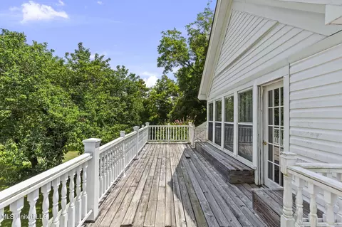 Exterior - 818 Cannon Ave, Bentonia, MS 39040 photo 8 of 34