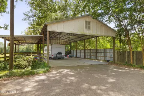 Exterior - 818 Cannon Ave, Bentonia, MS 39040 photo 21 of 34