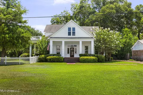 818 Cannon Ave, Bentonia, MS 39040