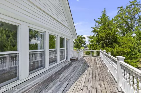 Exterior - 818 Cannon Ave, Bentonia, MS 39040 photo 7 of 34