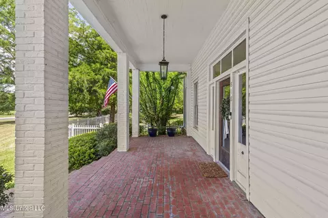 Exterior - 818 Cannon Ave, Bentonia, MS 39040 photo 5 of 34
