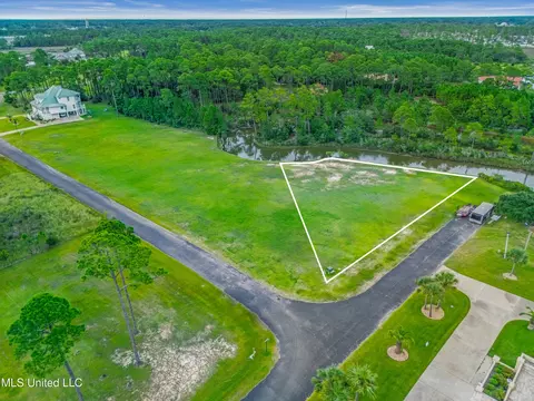 Ascot Drive, Biloxi, MS 39532 photo 3