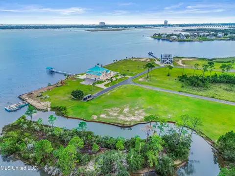 Ascot Drive, Biloxi, MS 39532 photo 4
