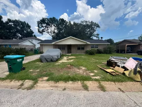 118 Clarence Dr, Gulfport, MS 39503