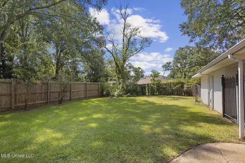 Exterior - 5359 Reddoch Dr, Jackson, MS 39211 photo 4 of 6