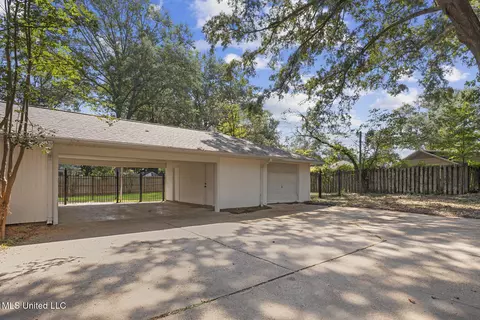 Exterior - 5359 Reddoch Dr, Jackson, MS 39211 photo 3 of 6