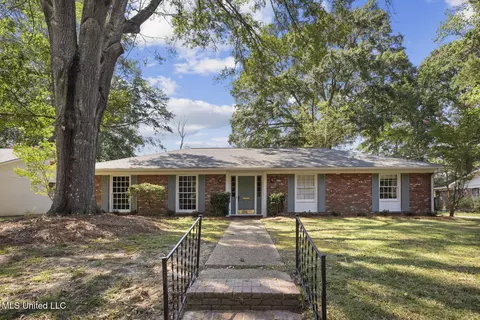 Exterior - 5359 Reddoch Dr, Jackson, MS 39211 photo 2 of 6