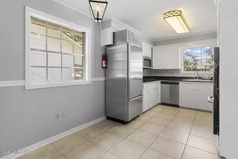 Kitchen - 5359 Reddoch Dr, Jackson, MS 39211 photo 1 of 4