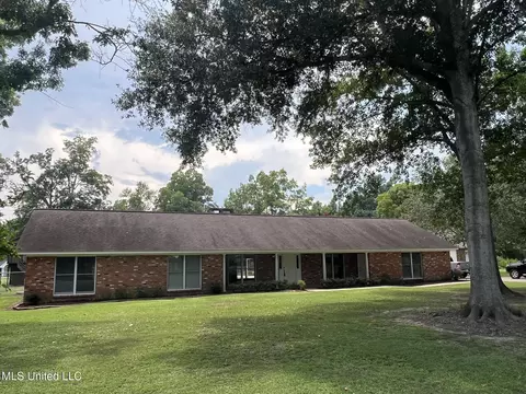 162 Pecania Dr, Ferriday, LA 71334