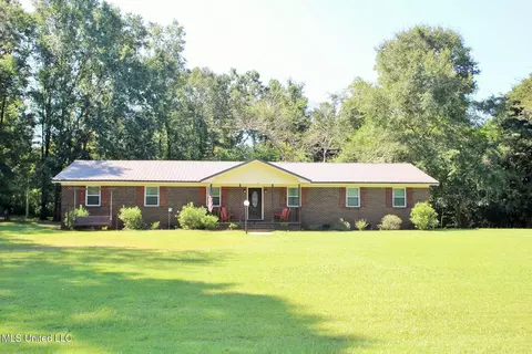 116 Finch Rd, Lucedale, MS 39452