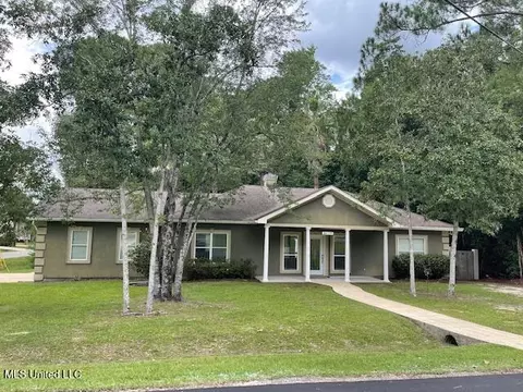 84119 Bayou Dr, Diamondhead, MS 39525