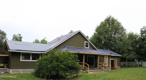 1616 Ceasar Rd, Carriere, MS 39426