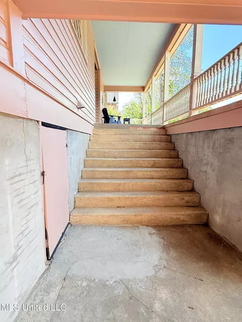 Exterior - 433 S Main St, Grenada, MS 38901 photo 18 of 20
