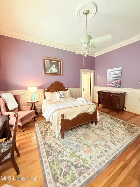 Bedroom - 433 S Main St, Grenada, MS 38901 photo 3 of 11