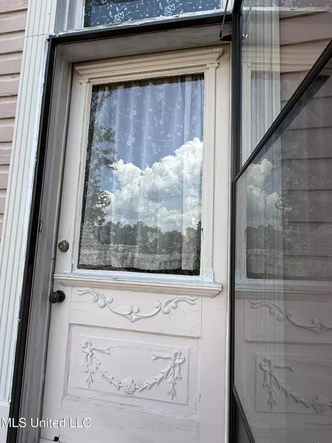 Exterior - 433 S Main St, Grenada, MS 38901 photo 5 of 20