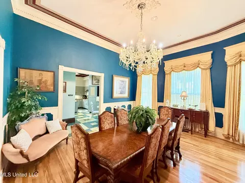 Dining - 433 S Main St, Grenada, MS 38901 photo 1 of 3