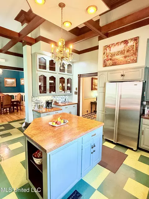 Kitchen - 433 S Main St, Grenada, MS 38901 photo 5 of 7