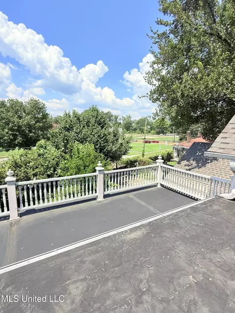 Exterior - 433 S Main St, Grenada, MS 38901 photo 6 of 20