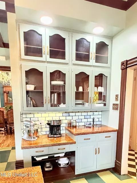 Kitchen - 433 S Main St, Grenada, MS 38901 photo 6 of 7