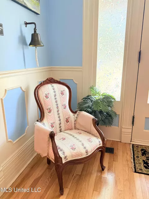 Entry Way - 433 S Main St, Grenada, MS 38901 photo 6 of 17