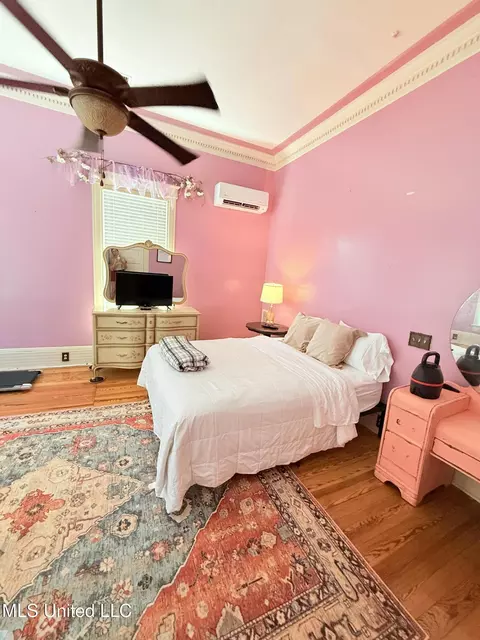 Bedroom - 433 S Main St, Grenada, MS 38901 photo 11 of 11