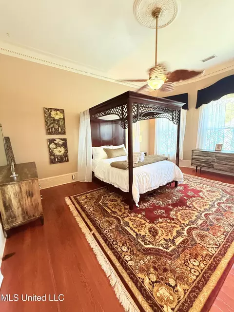 Bedroom - 433 S Main St, Grenada, MS 38901 photo 6 of 11