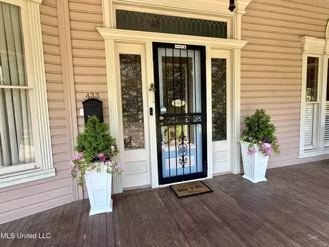 Exterior - 433 S Main St, Grenada, MS 38901 photo 3 of 20