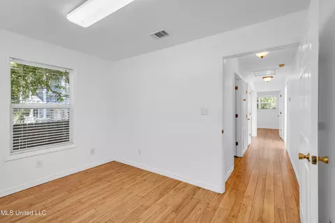 Entry Way - 512 Peyton Dr, Biloxi, MS 39530 photo 1 of 1