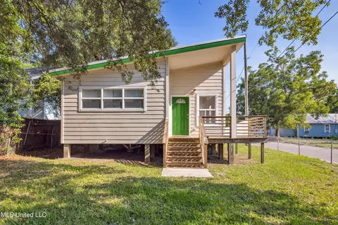 512 Peyton Dr, Biloxi, MS 39530
