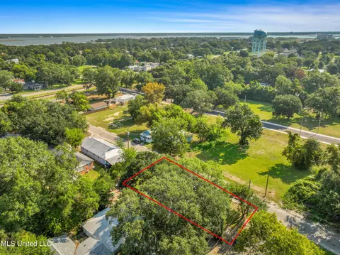 View/Area - 512 Peyton Dr, Biloxi, MS 39530 photo 5 of 5