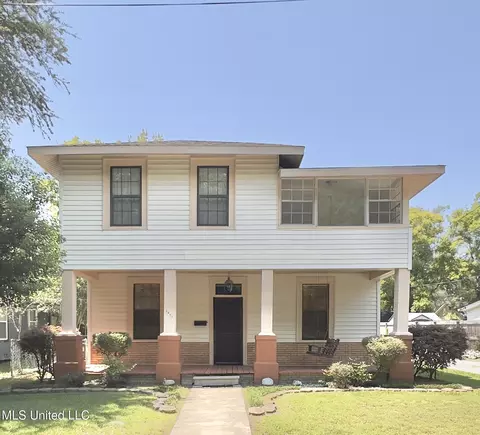 1603 Roosevelt St, Pascagoula, MS 39567