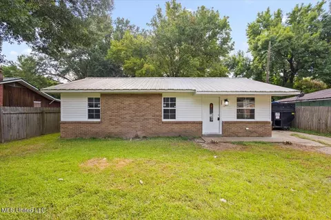 1716 Wheless St, Yazoo City, MS 39194