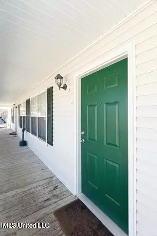 5080 Gautier Vancleave Rd #B11, Gautier, MS 39553