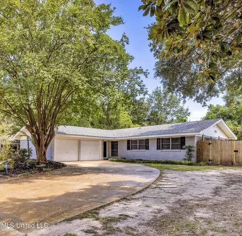2509 Randall Dr, Biloxi, MS 39531