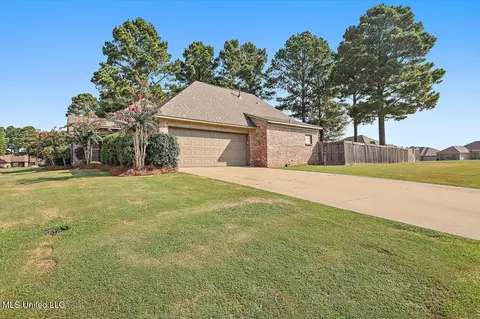 118 Cedar Green Dr, Canton, MS 39046 photo 4