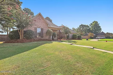 118 Cedar Green Dr, Canton, MS 39046 photo 2