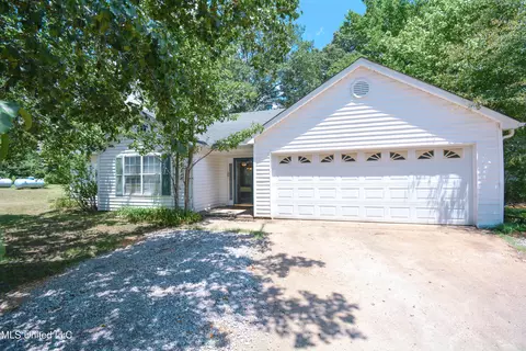 2330 Pigeon Roost Rd, Byhalia, MS 38611