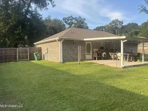 Exterior - 820 Mitchell St, Picayune, MS 39466 photo 9 of 12