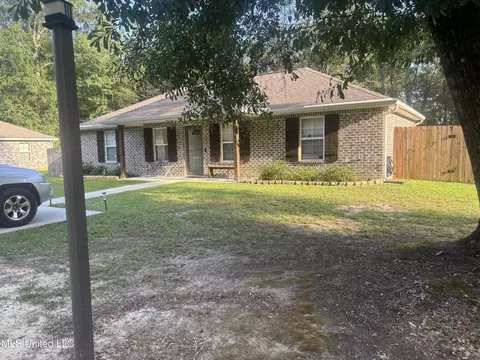 Exterior - 820 Mitchell St, Picayune, MS 39466 photo 2 of 12