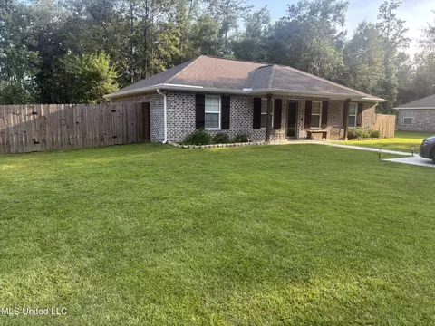 820 Mitchell St, Picayune, MS 39466