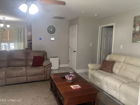 Living - 820 Mitchell St, Picayune, MS 39466 photo 1 of 1