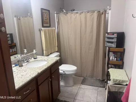 Bath - 820 Mitchell St, Picayune, MS 39466 photo 2 of 2