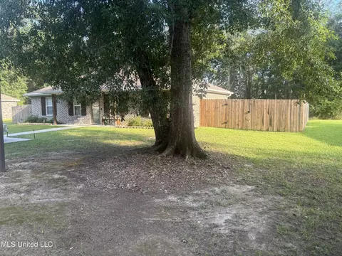Exterior - 820 Mitchell St, Picayune, MS 39466 photo 3 of 12