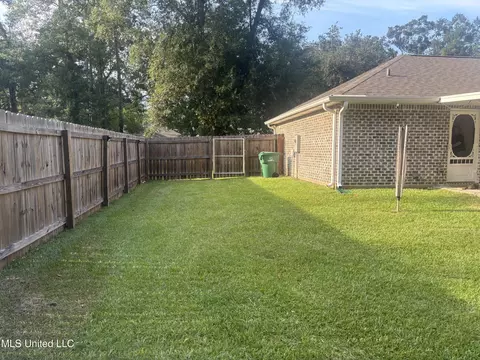 Exterior - 820 Mitchell St, Picayune, MS 39466 photo 6 of 12