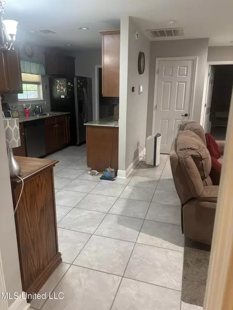 Entry Way - 820 Mitchell St, Picayune, MS 39466 photo 1 of 1