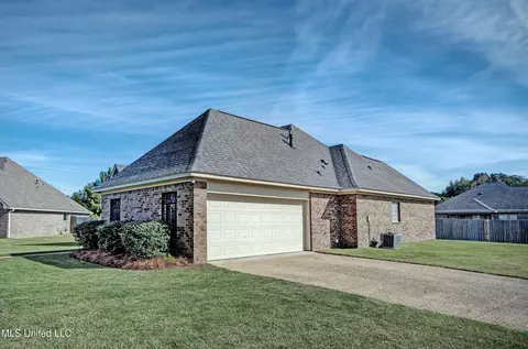 Exterior - 113 Windy Holw, Madison, MS 39110 photo 4 of 5