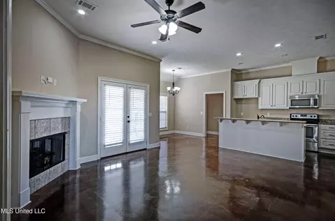 Living - 113 Windy Holw, Madison, MS 39110 photo 2 of 2