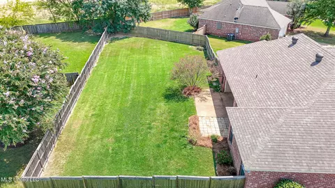 View/Area - 900 Glen Cv, Madison, MS 39110 photo 2 of 5