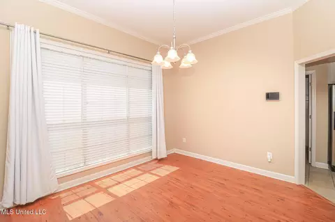 Dining - 900 Glen Cv, Madison, MS 39110 photo 3 of 3