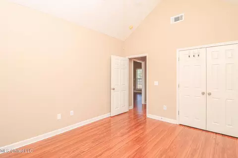 Bedroom - 900 Glen Cv, Madison, MS 39110 photo 2 of 9